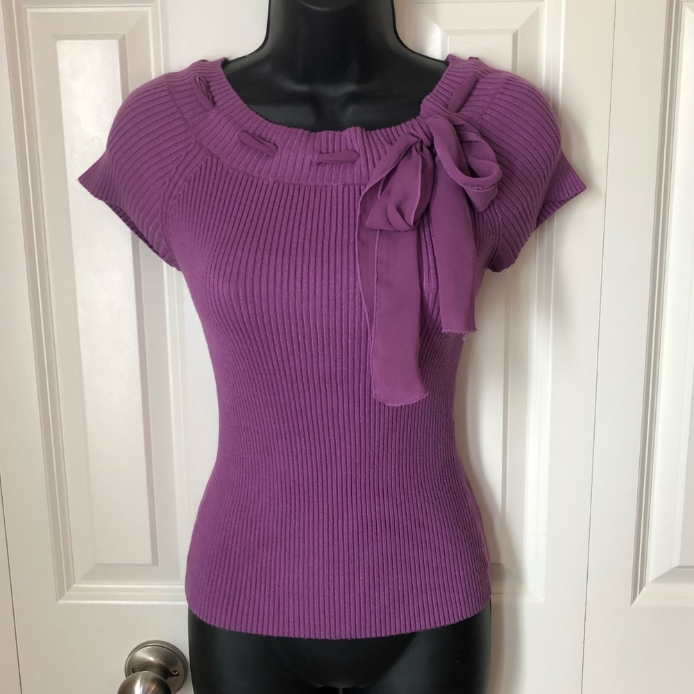 COPY - EUC purple shirt sleeve ribbed sweater size small